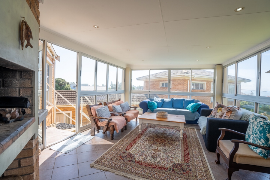5 Bedroom Property for Sale in Kidds Beach Eastern Cape